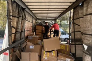 Pakovanje i prevoz robe - kamion šleper (3) Pakovanje i prevoz robe - kamion šleper (3)